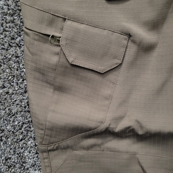 Men Shorts - Picture 5 of 8